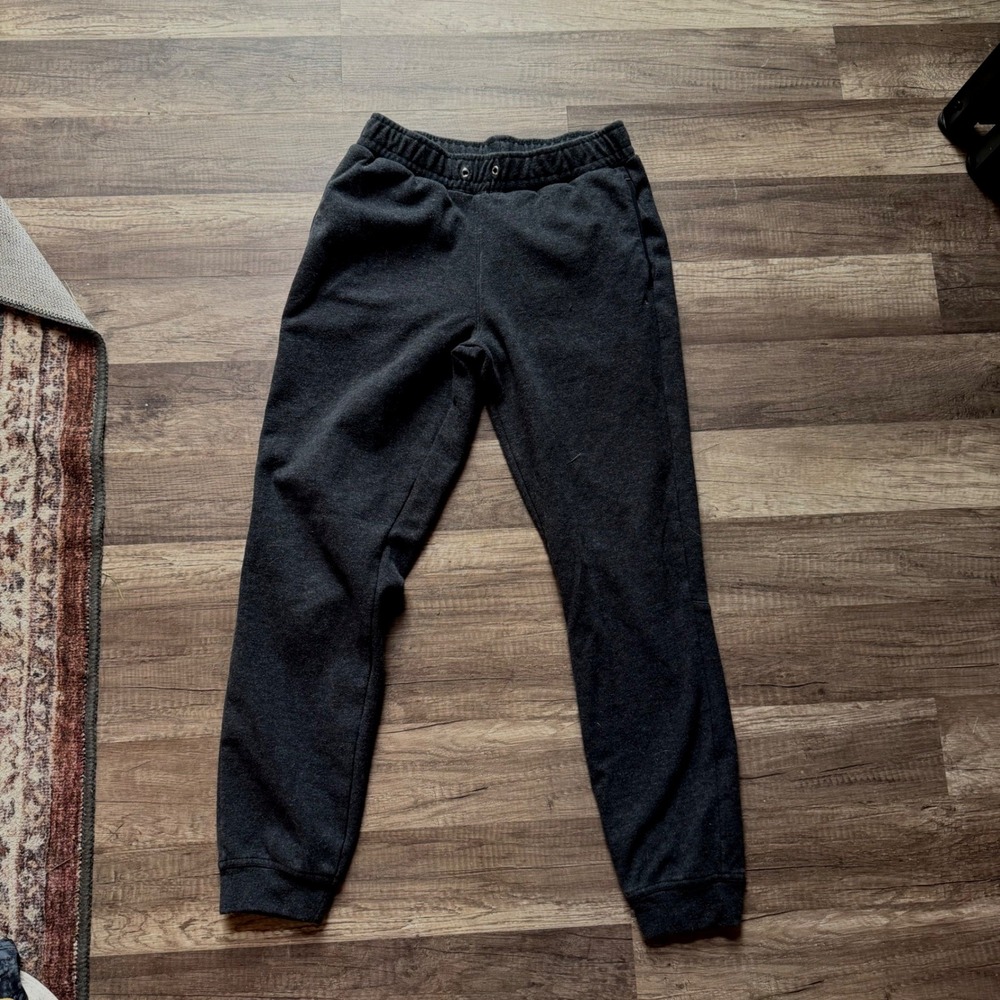 TravisMathew Mens XS Fleece Joggers Dark Heather Gray Sweatpants Tapered Active